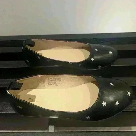 GAP Kids Faux Leather Ballet Flats | size 3 like new - Picture 3 of 4